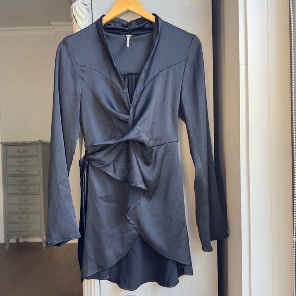 Free People Blouse Sz S Flowy Black Long Sleeve Wrap Top Textured Harley Tunic - Picture 5 of 10